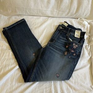 Maurice’s Boyfriend stretch floral embroidered jeans size 7/8